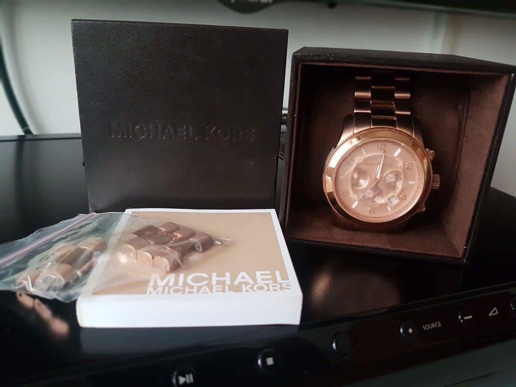 Authentic MK watch (Category: Sneakers) located in Quezon City. Submitted by decluttermnl (Listing ID 180245599, Image 1). Description: .