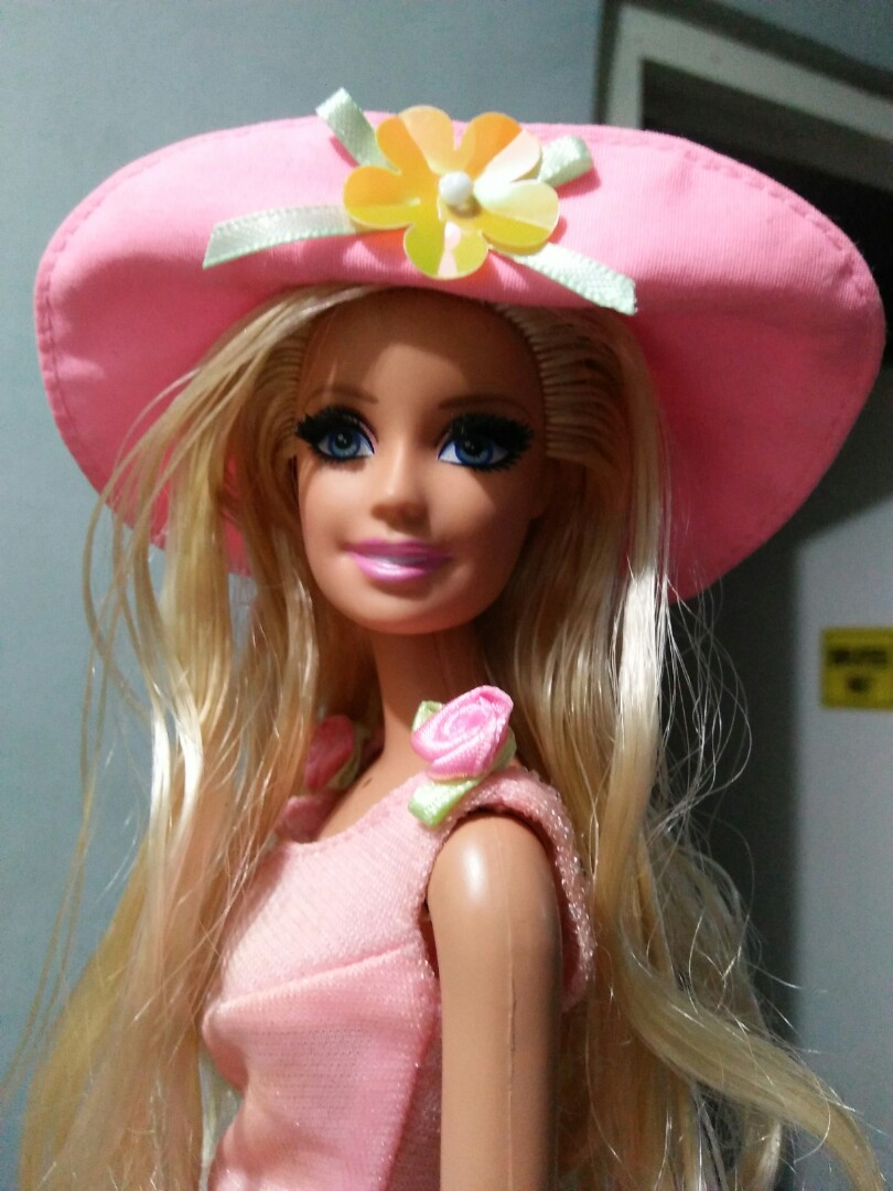 barbie with eyelashes