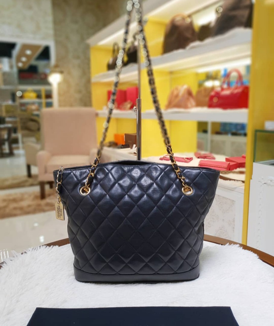 chanel vintage lambskin tote