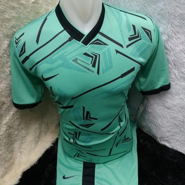 Complete nike set, Men's Fashion, Activewear on Carousell
