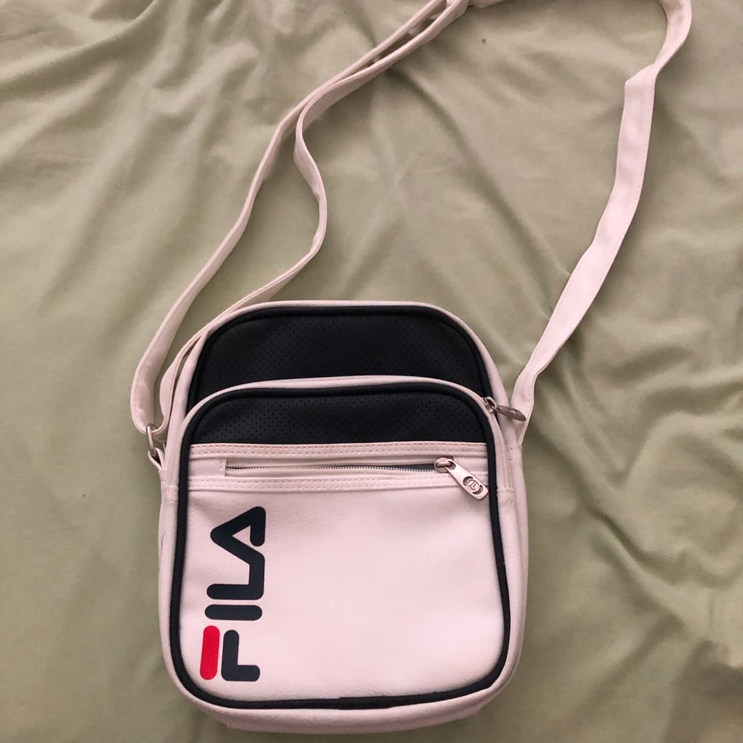 Fila aubree store messenger bag