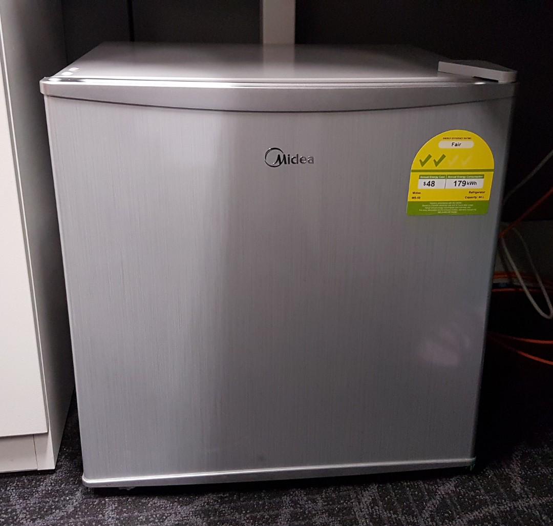 Midea 50L Bar Fridge MS50 Perfect condition, TV & Home Appliances ...