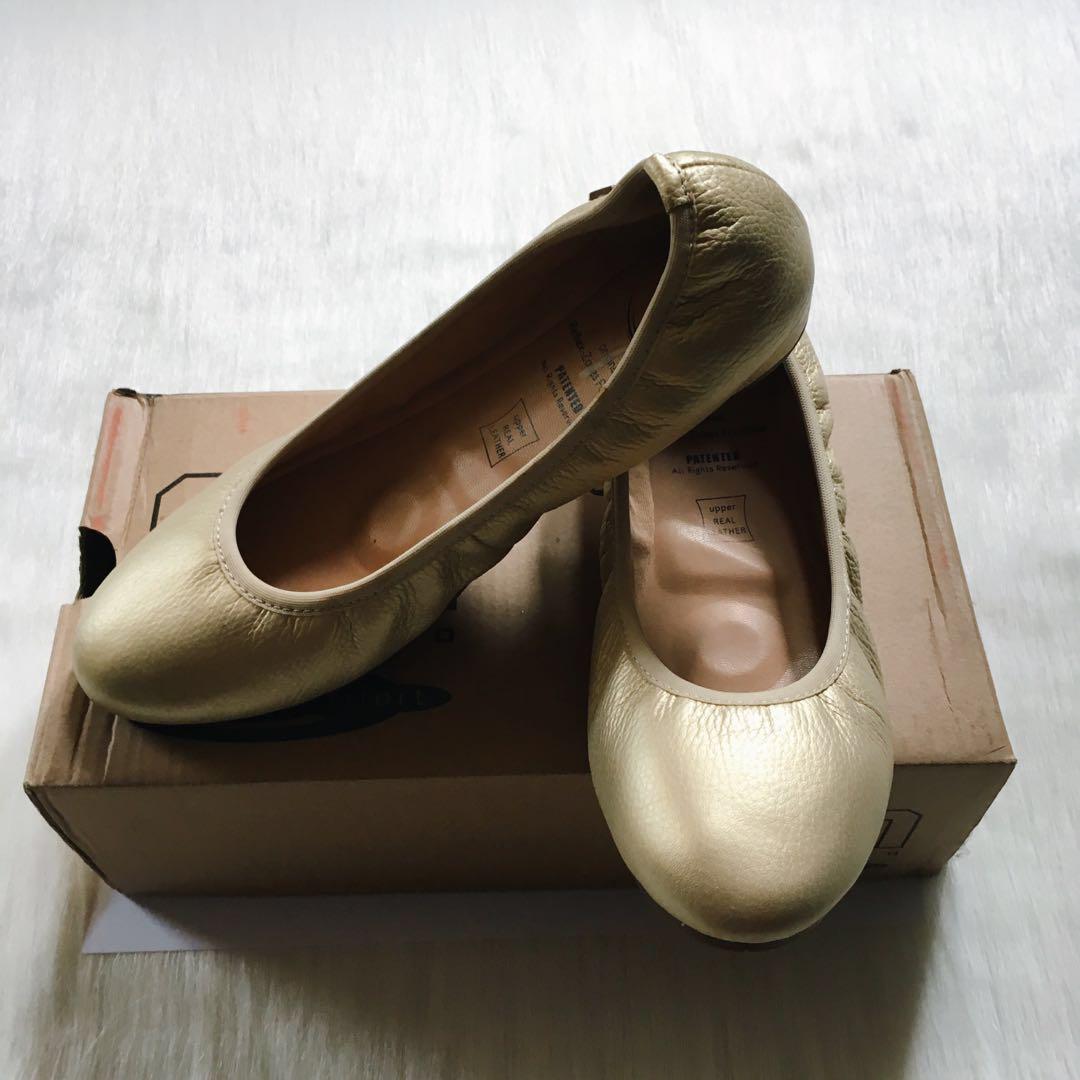 Milano Gold Doll Shoes, Women's Fashion, Footwear, Sneakers on Carousell