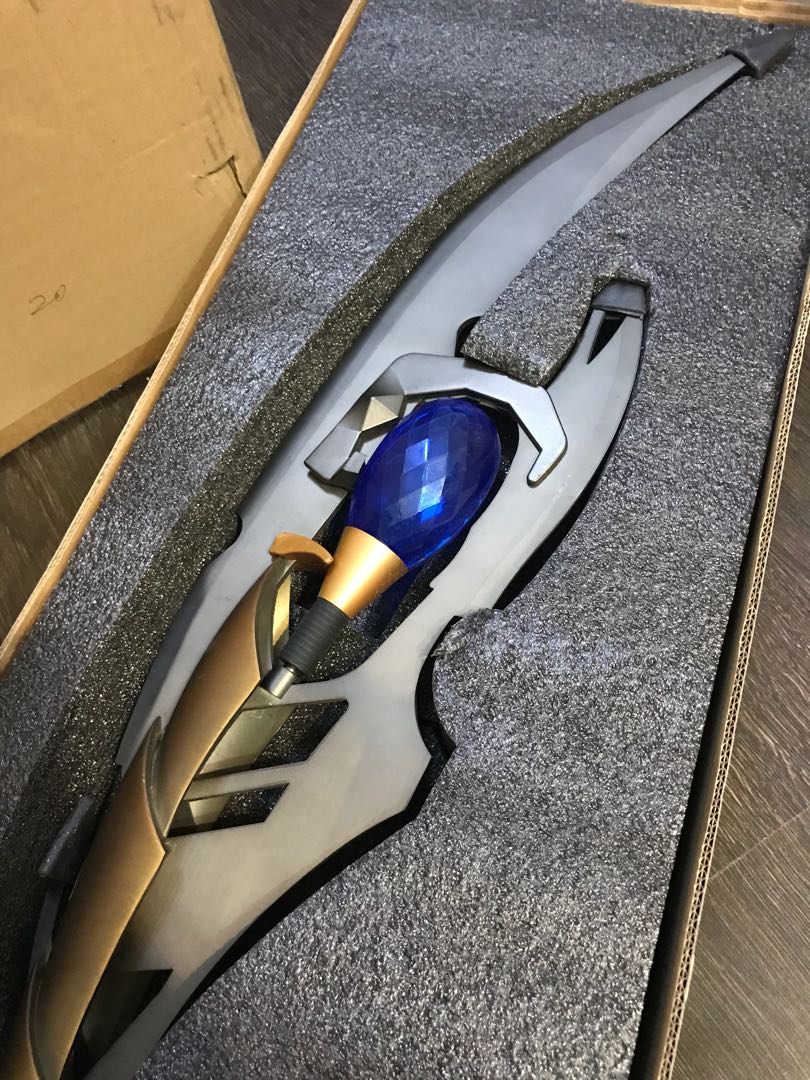 Sale!!!! Loki sceptre / chitauri scepter 11 movie prop, Hobbies & Toys