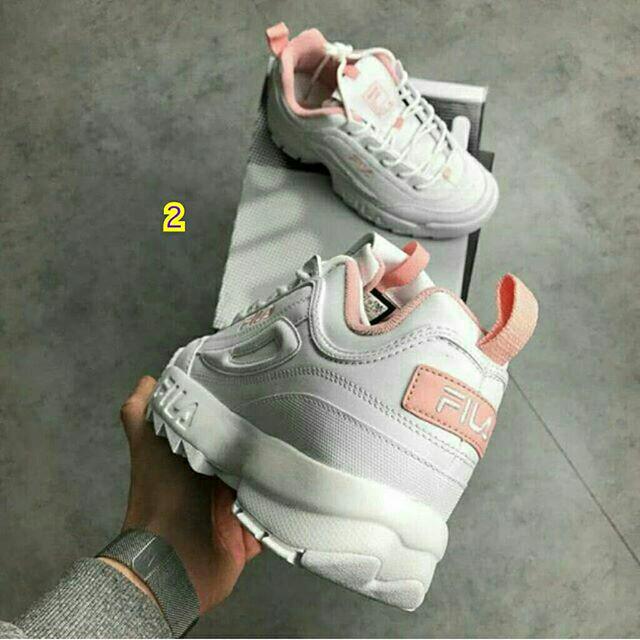 Sepatu fila hotsell sport wanita