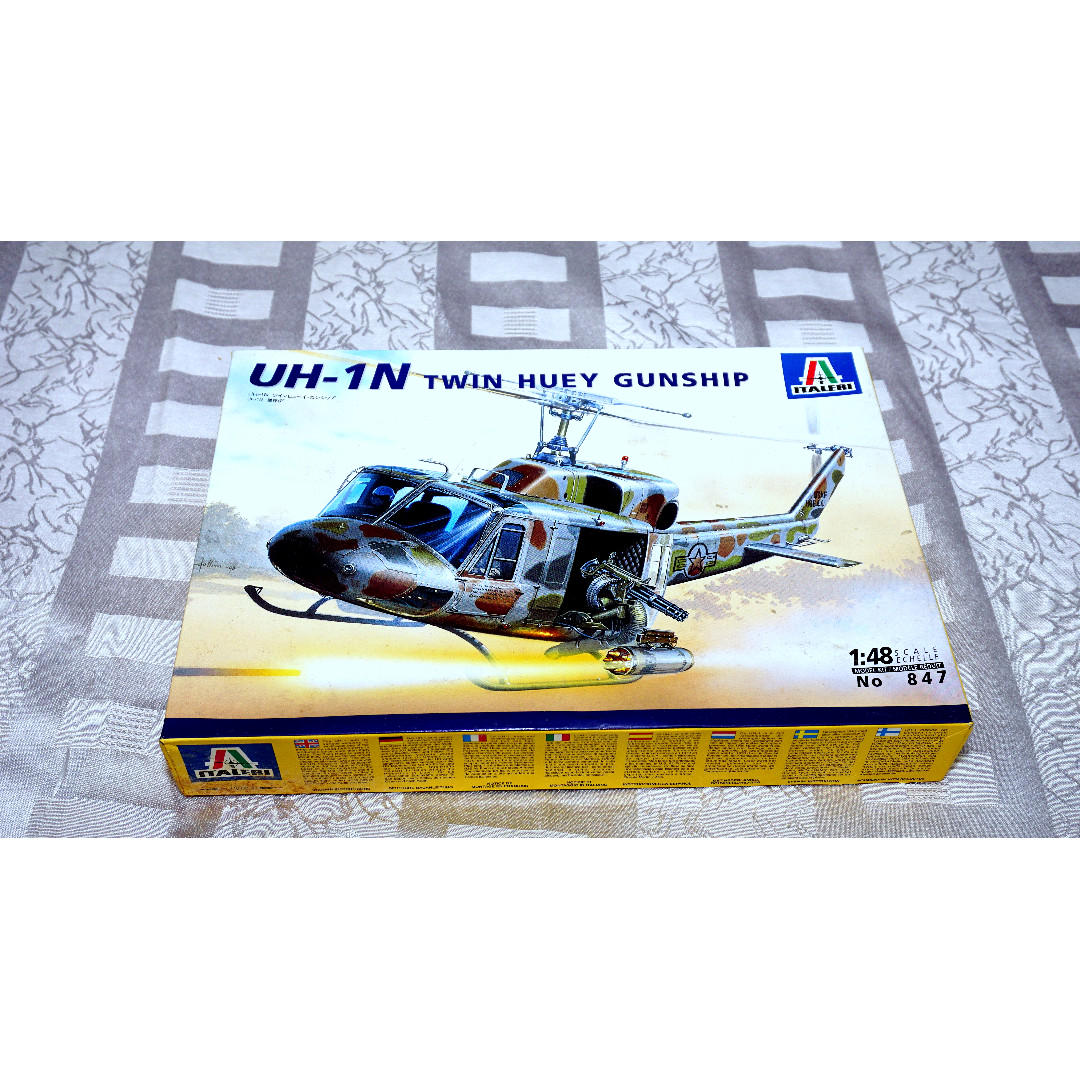 Huey Gunship UH-1 En Métal 1/87 – Maquette Préconstruite Daron Worldwide Trading