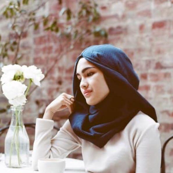 hana tajima uniqlo hijab