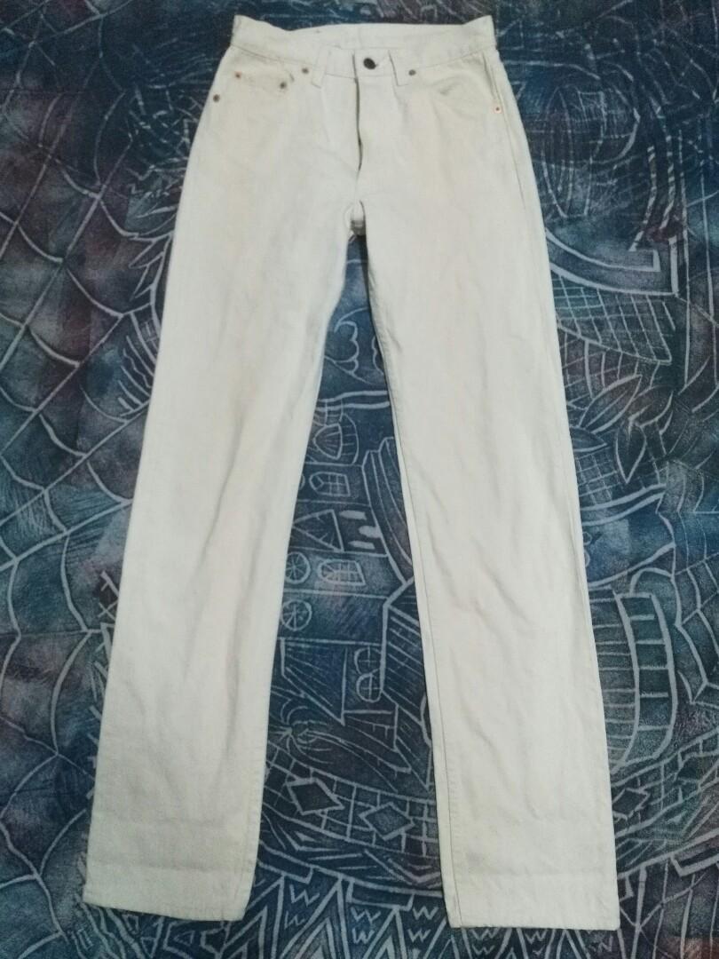 Cream levis deals 501