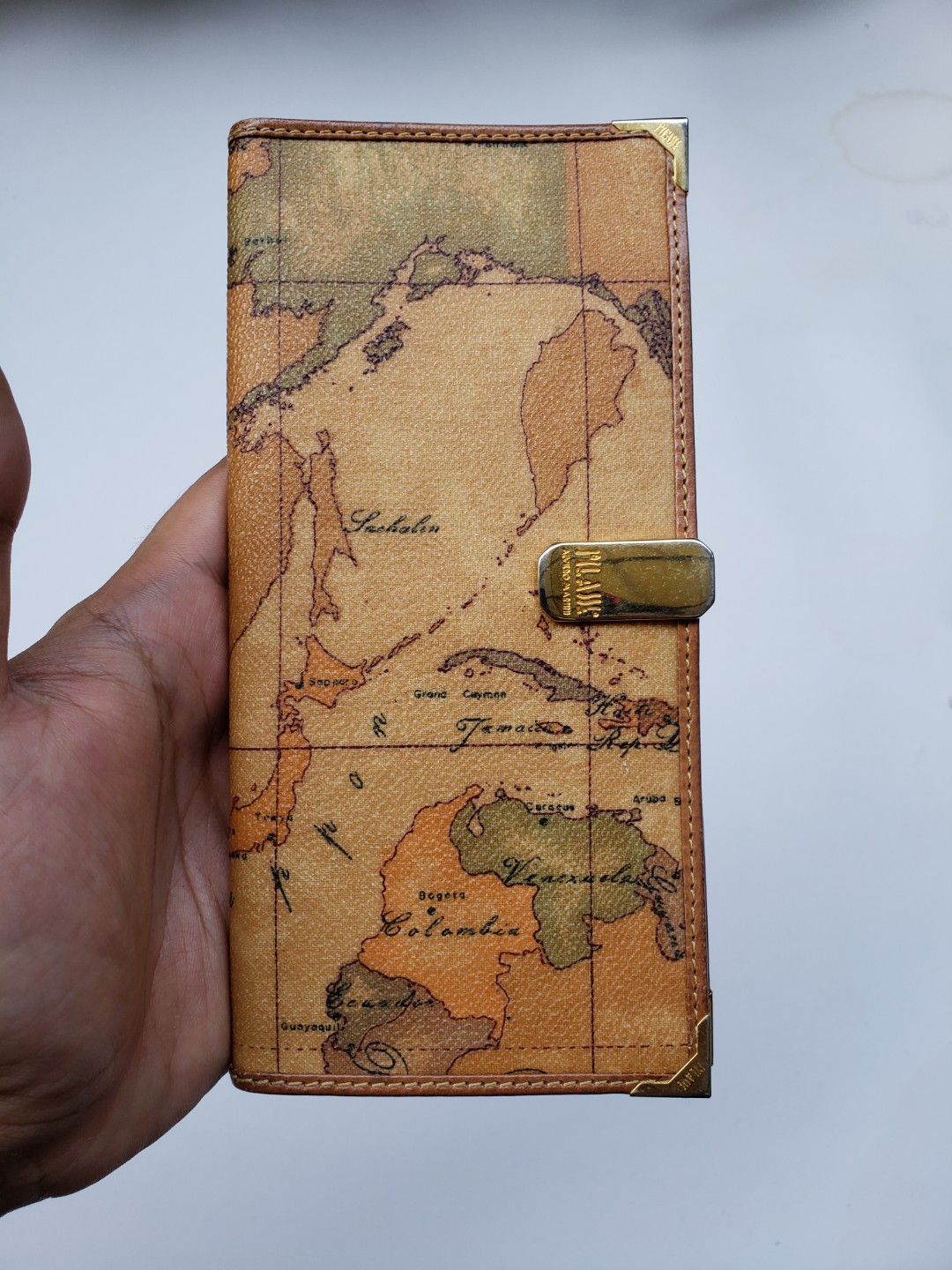Alviero martini wallet sale price
