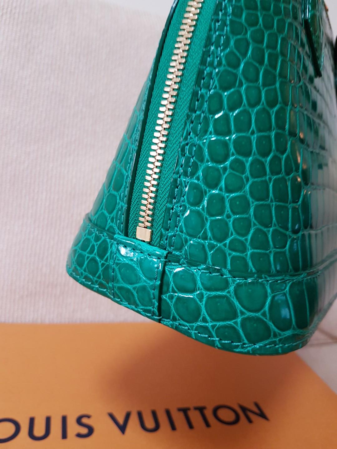 Alma bb crocodile handbag Louis Vuitton Green in Crocodile - 32555620