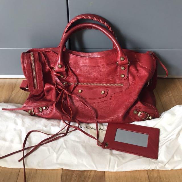 jul Il Tag ud Balenciaga Classic City Bag Red Lambskin, Luxury, Bags & Wallets on  Carousell
