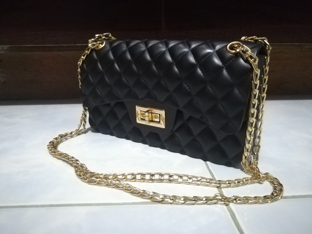 black chanel sling bag