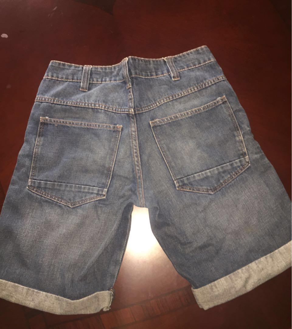 Denim Shorts Cotton On (Category: Shorts) located in Manila. Submitted by moby030 (Listing ID 175218915, Image 2). Description: Cotton On Denim Shorts size 28 Just fitted never been used because the size was too small. Orig Price: P1200 still neg.