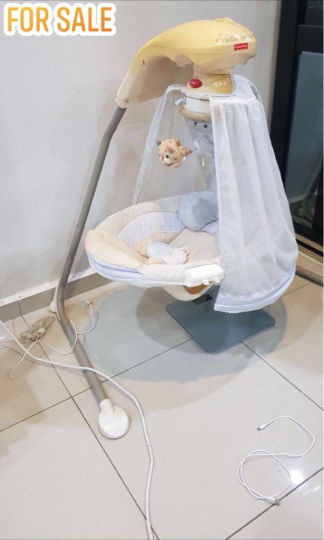 Fisher price cradle swing starlight hotsell papasan