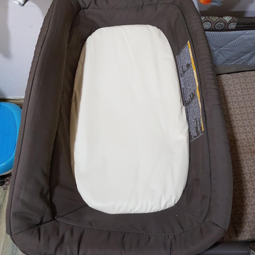 Graco Travel Cot Pack and Play, Babies & Kids, Baby Nursery & Kids
