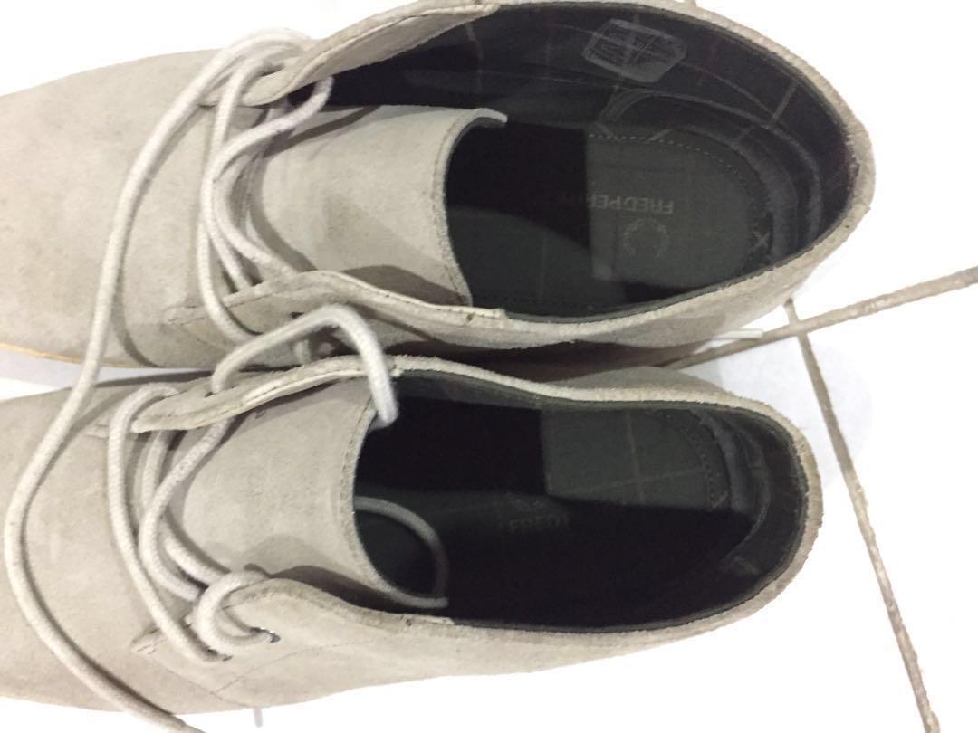 Sepatu Fred Perry Byron Mid Suede Like New Fesyen Pria Sepatu Sandal Di Carousell