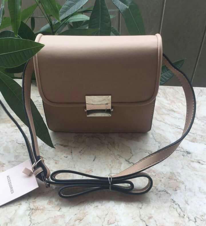 sling bag pull and bear