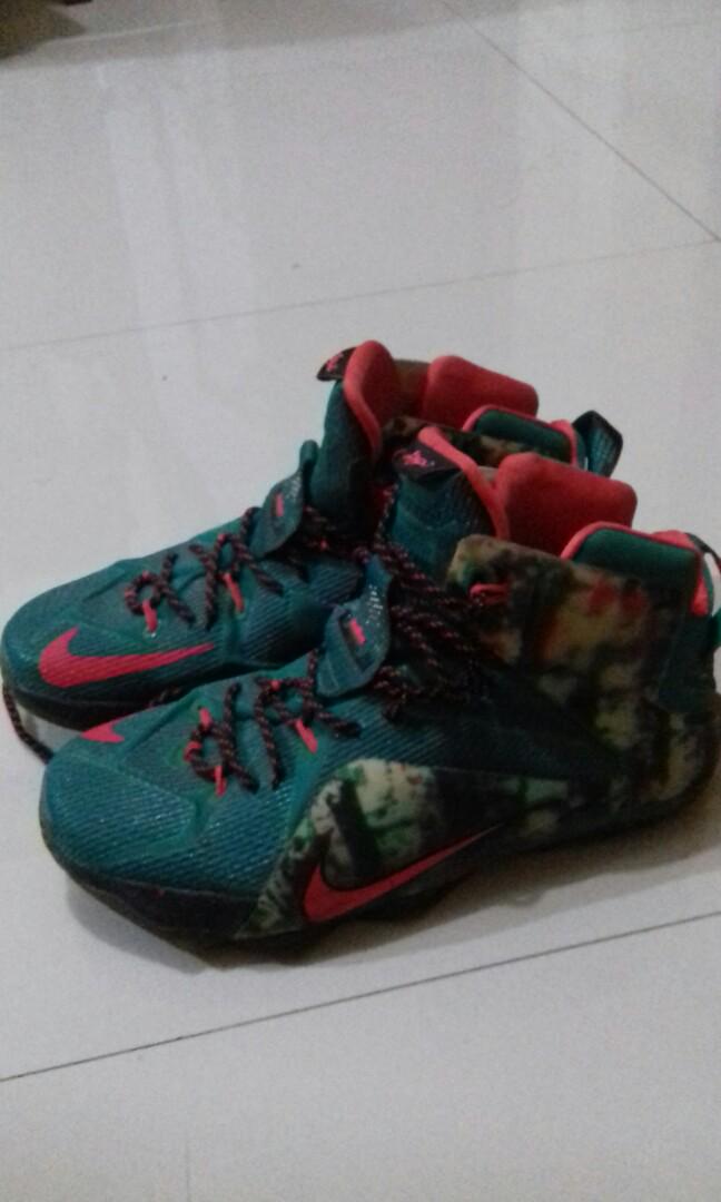 lebron 12 xmas
