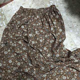 Rok panjang coklat bunga