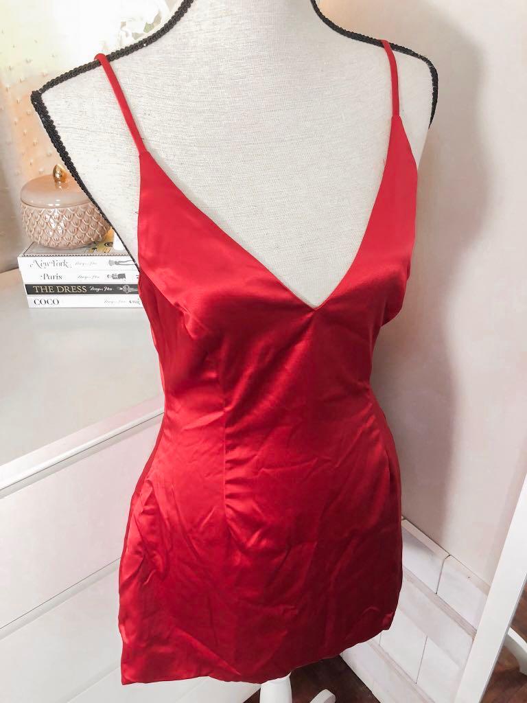 Selena gomez red discount dress fashion nova