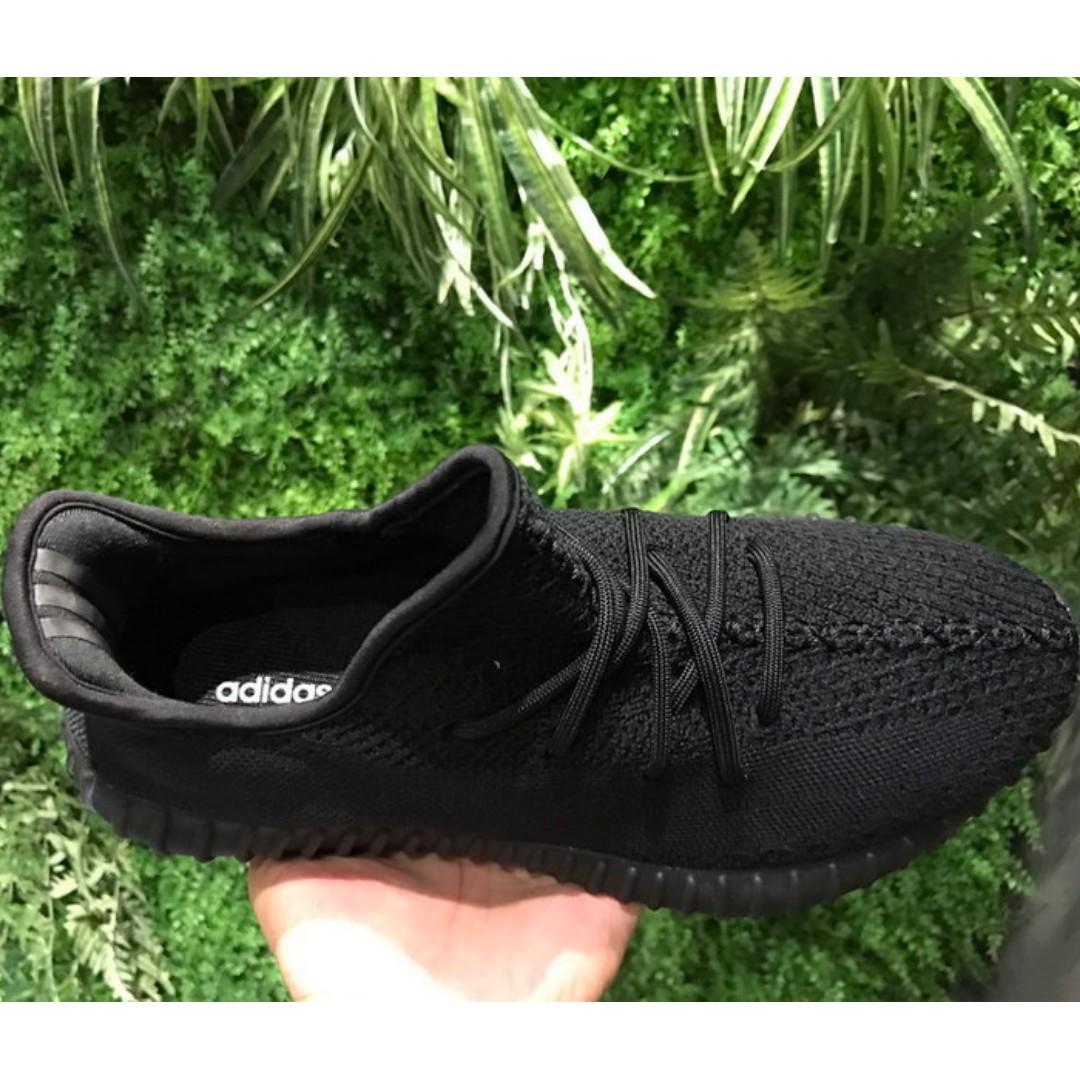 yeezy boost 350 triple black