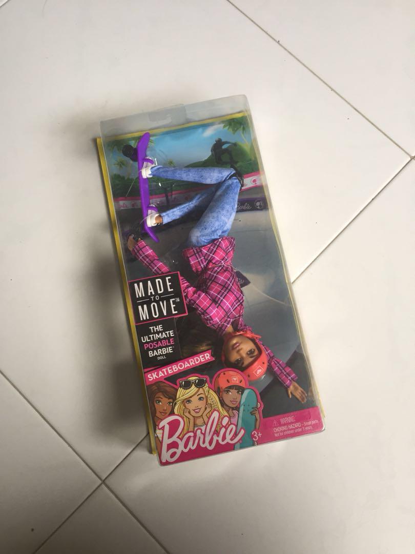 Barbie Made to Move The Ultimate Posable Skateboader Doll : : Toys  & Games
