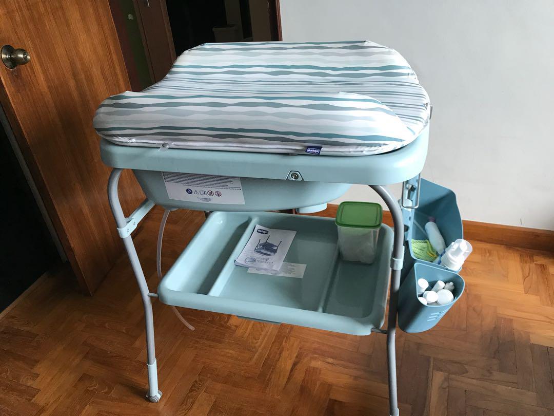 chicco bath tub and changing table