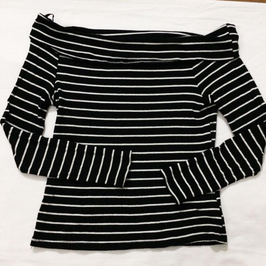F21 long sleeved off shoulder (Category: Longsleeves) located in Manila. Submitted by elshdwn (Listing ID 180437123, Image 2). Description: .