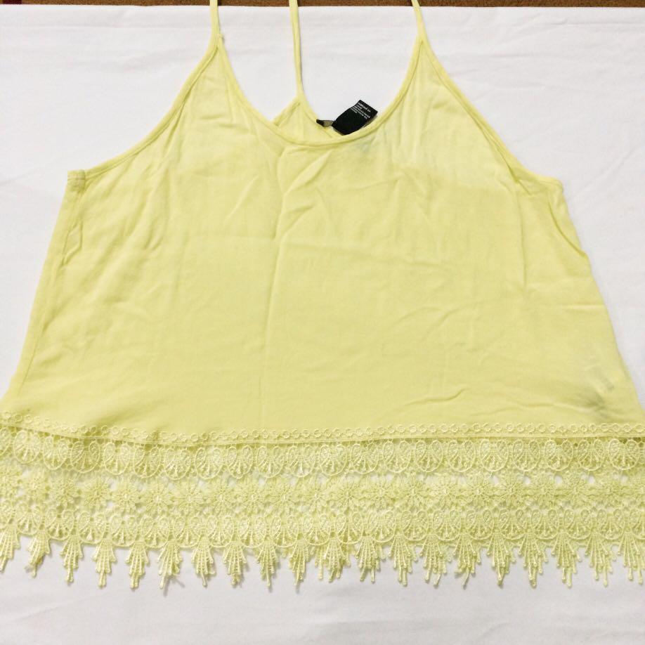 F21 tank top (Category: Sleeveless) located in Manila. Submitted by elshdwn (Listing ID 180434246, Image 2). Description: .