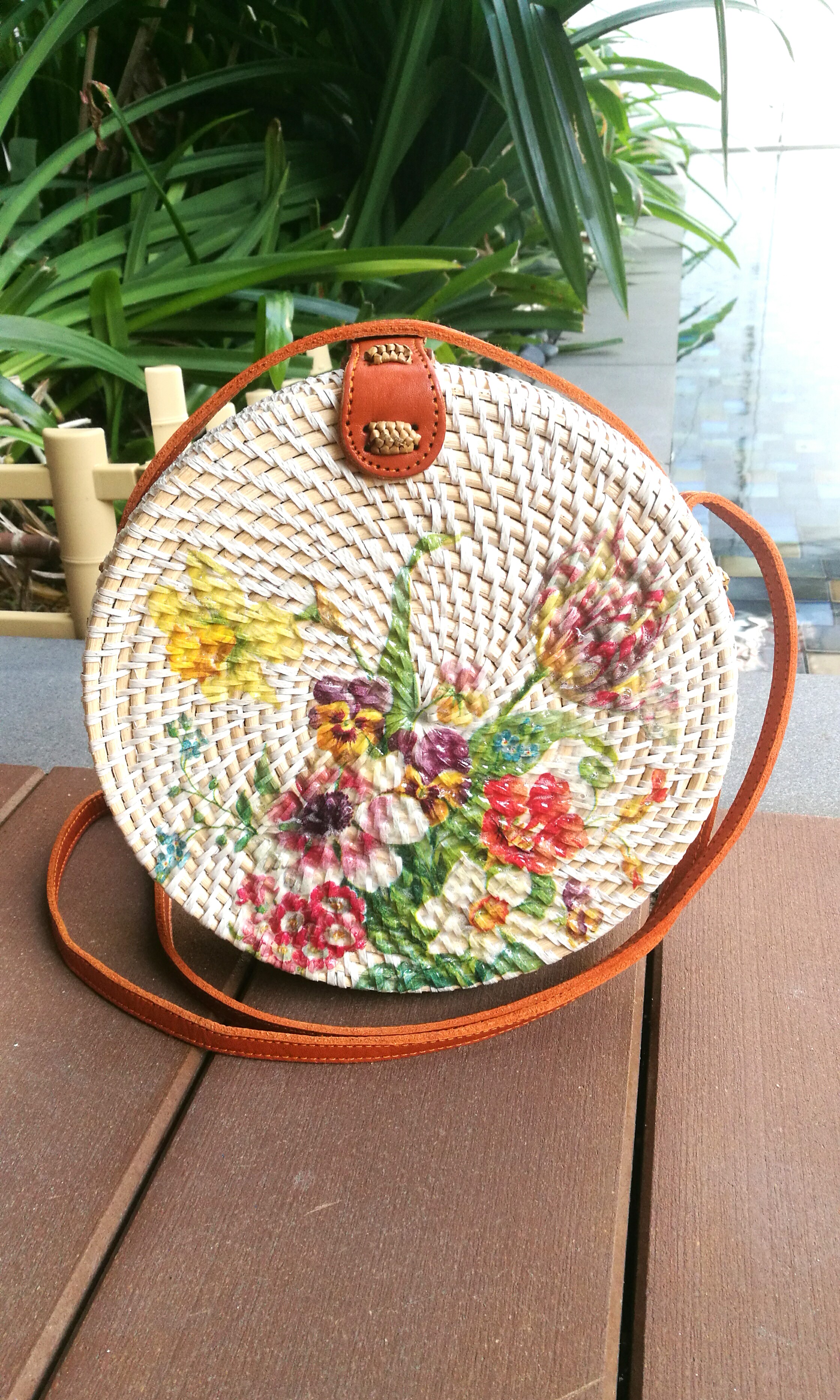 Round rattan on sale shoulder bag