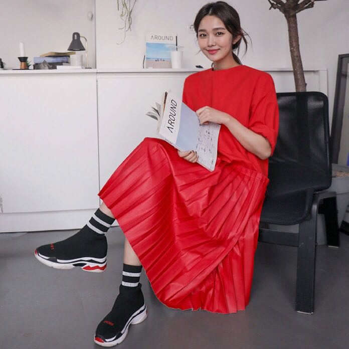 Red leather pleated skirt store