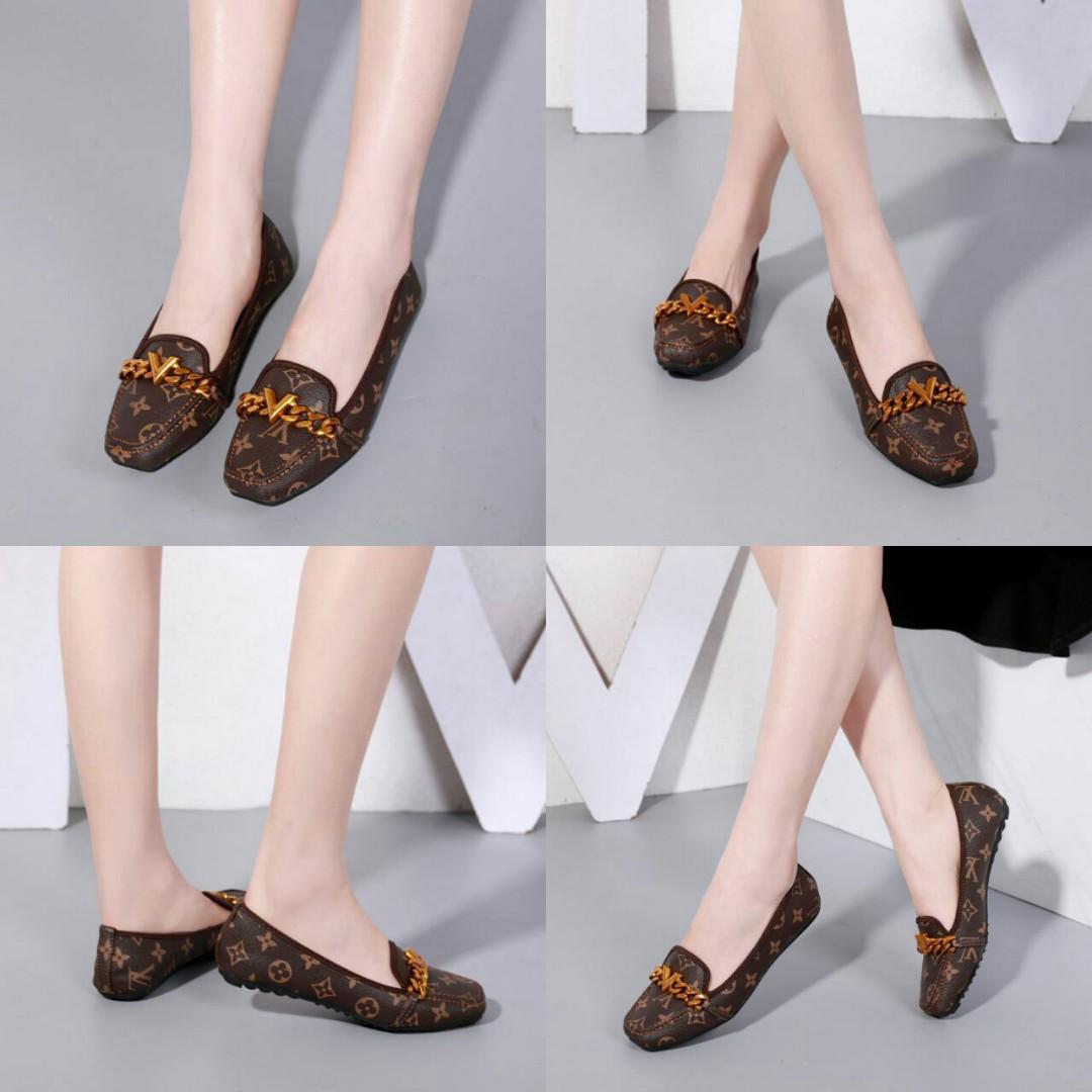 READY STOCK) LV flat shoes ✨, Women's Fashion, Footwear, Flats on Carousell