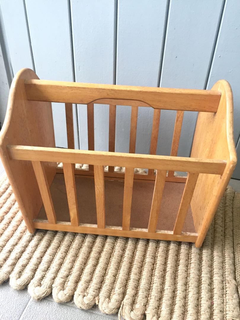 Budget-Friendly Wooden Magazine Rack Designs That Sell Well