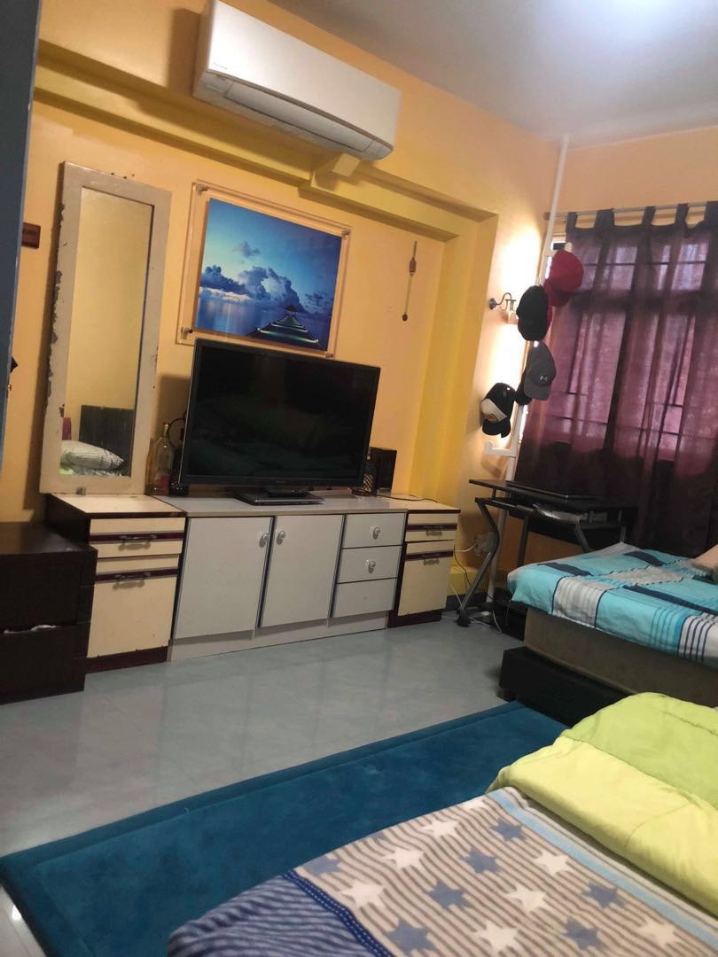 Master Bedroom Twin Sharing Property Als Room On Photo