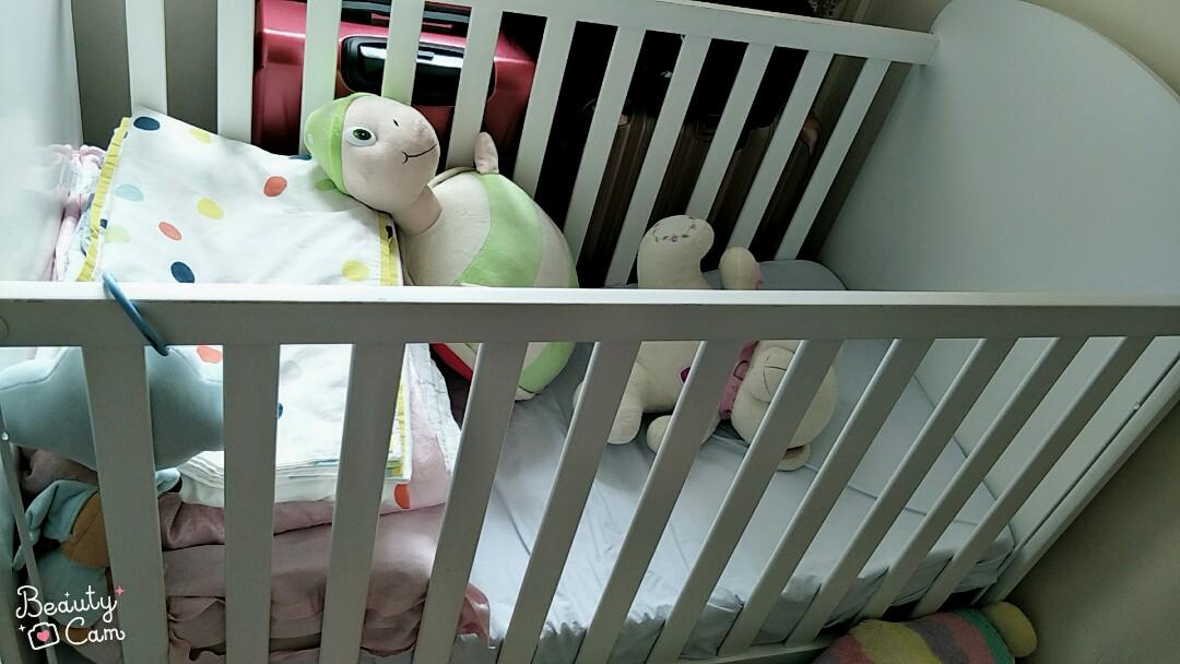 Micuna baby cot, Babies & Kids, Baby Nursery & Kids Furniture, Cots