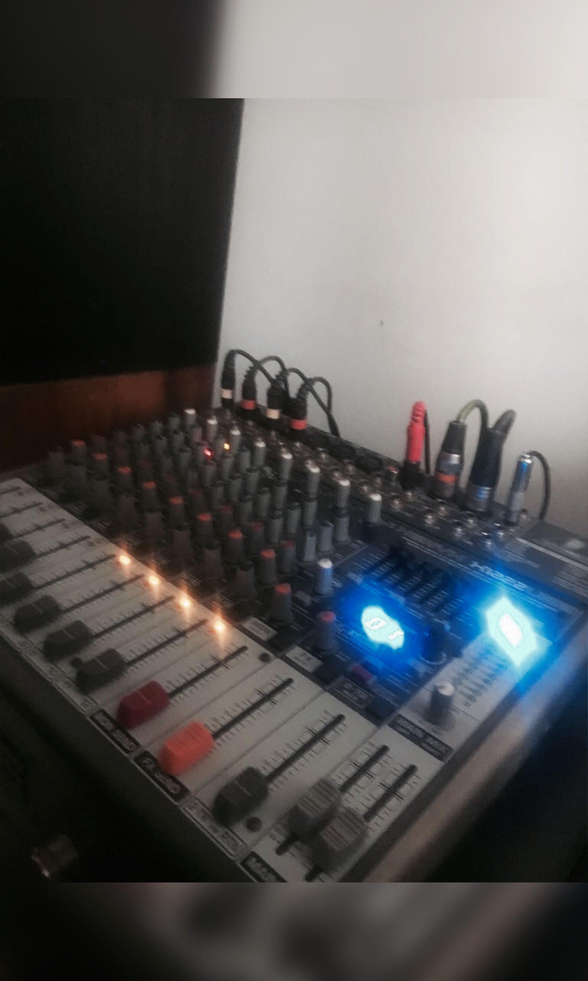 MIXER BEHRINGER XENYX X1222 USB [reprice], Musik & Media, Alat di Carousell