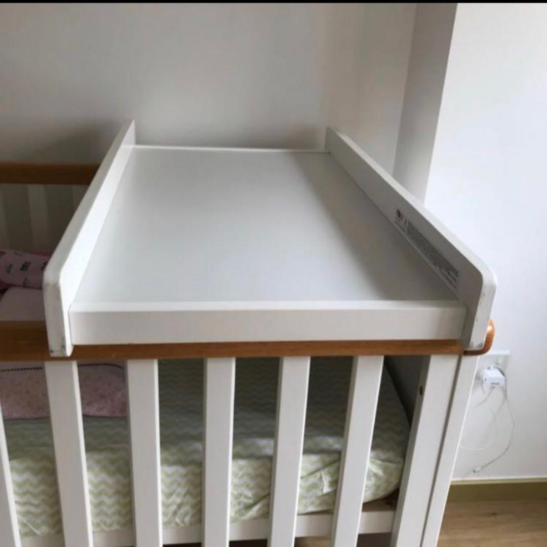 Mothercare darlington cot cheap top changer