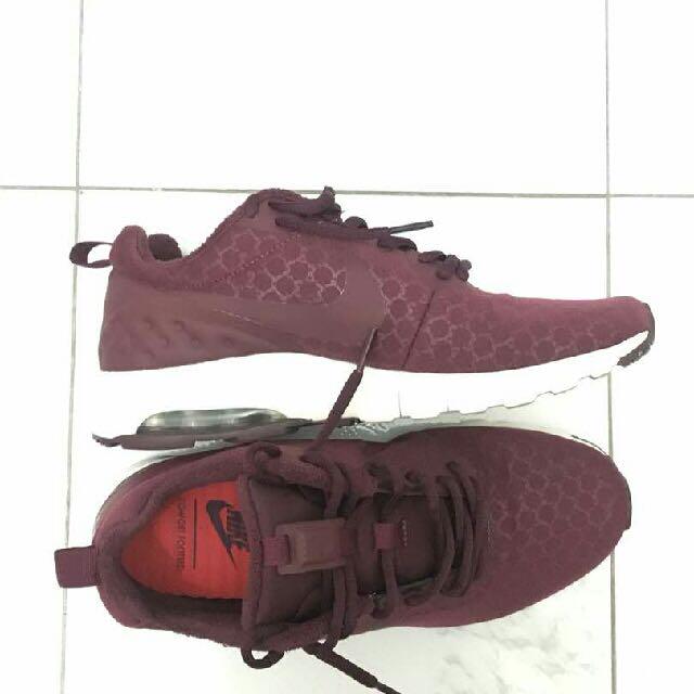 Nike air max motion lw se maroon top
