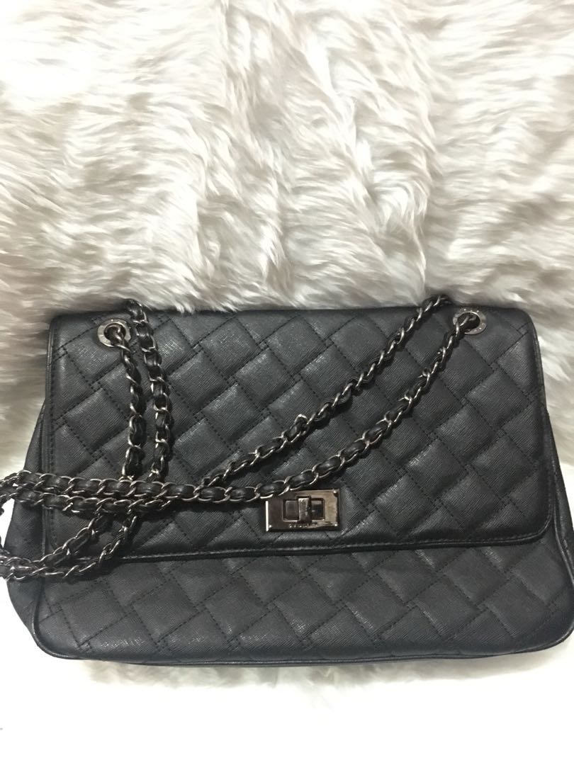 sisley sling bag