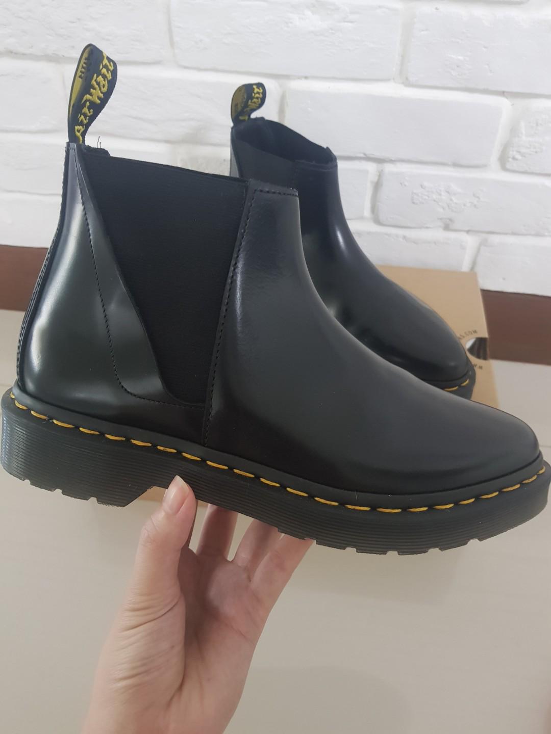 dr martens air wave boots