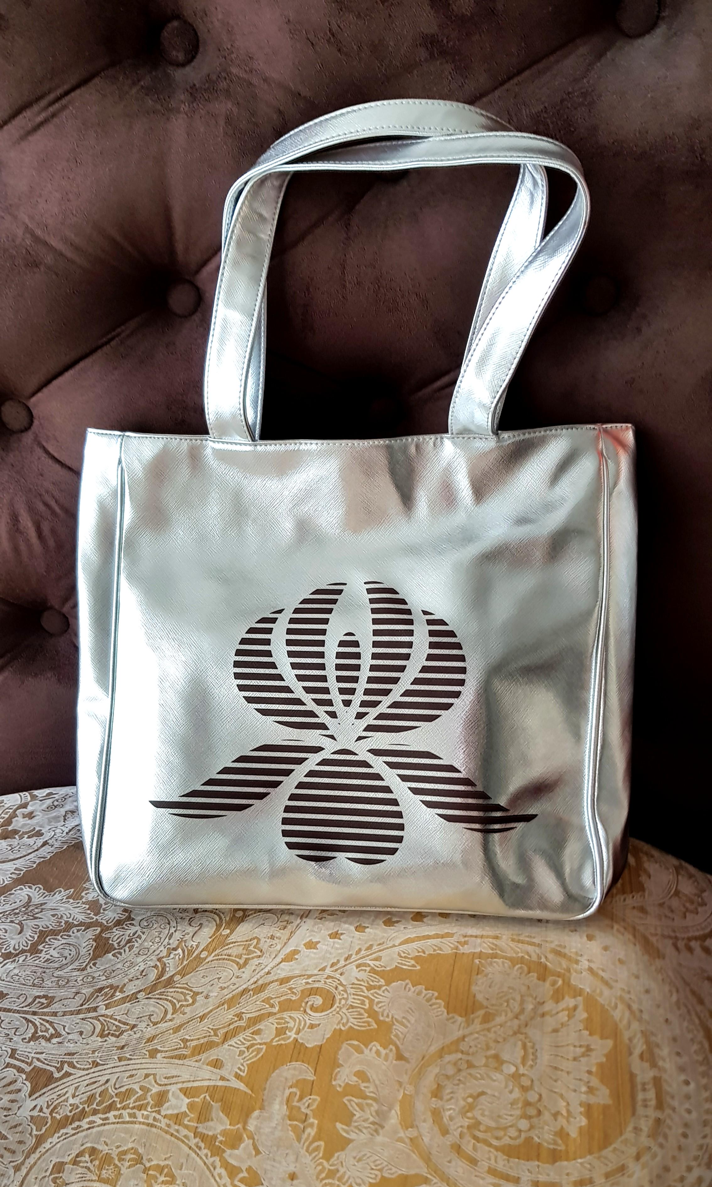 big shoulder bags for travel