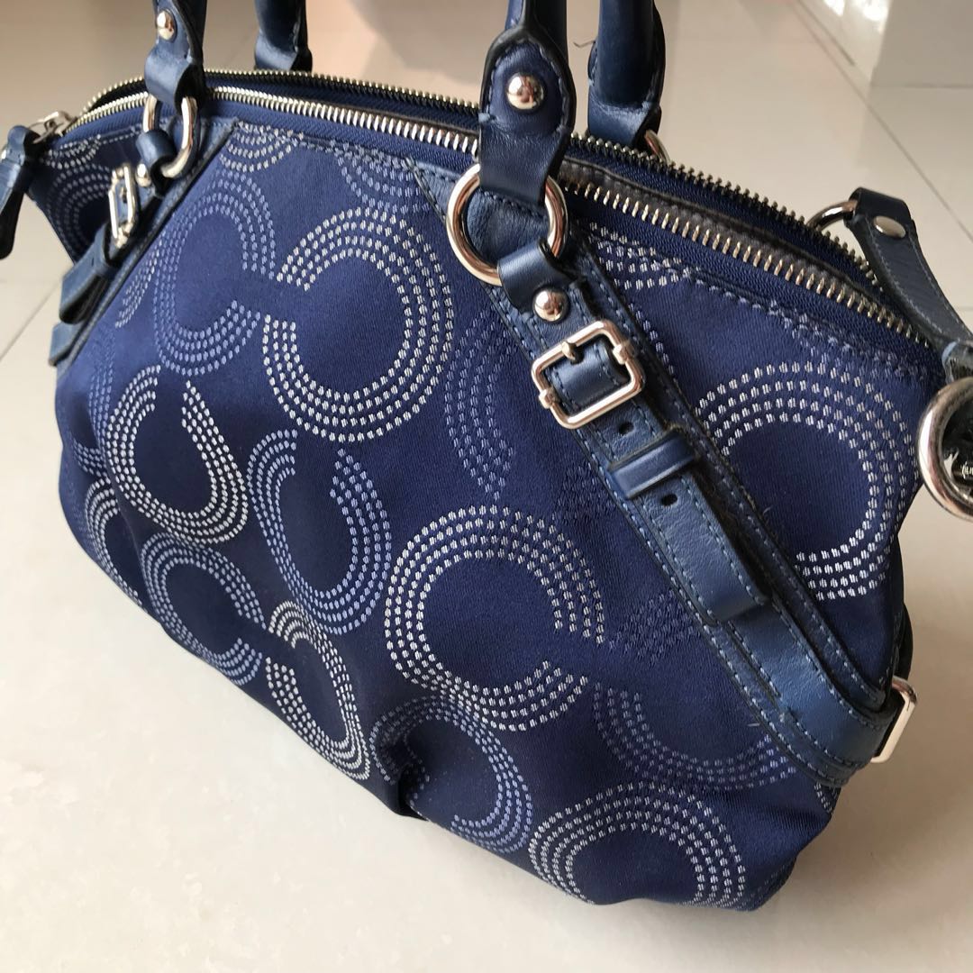 Coach Sales & Discounts | November 2018 Coach Outlet is the online outlet store for your favorite clothing range from well known brand, Coach. touchbase.ml provides members with access to limited-time events where you can receive 50% off everything, plus an extra 40% off clearance items.