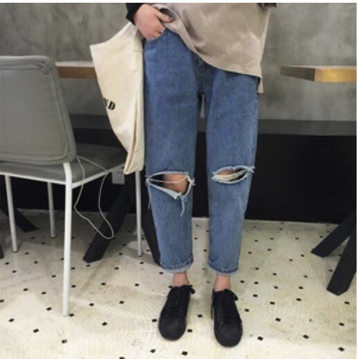 jeans baggy at knees