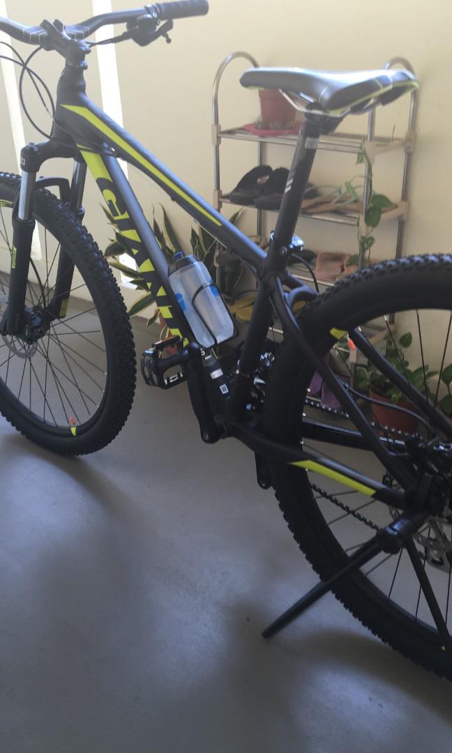giant talon mountain bike 95% condition