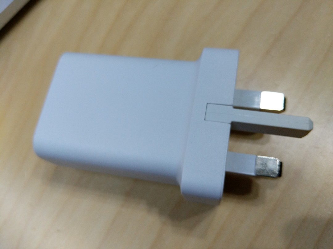 Google Pixel 2 18w Usb C Power Adapter Uk Plug Mobile Phones Gadgets Mobile Gadget Accessories Power Banks Chargers On Carousell