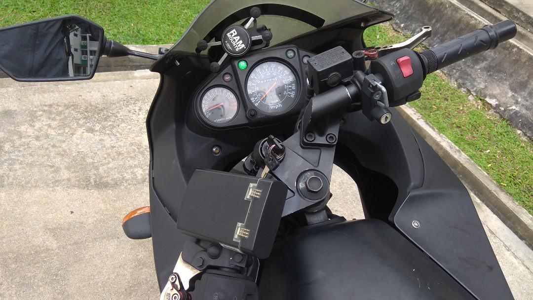 Cockpit outlet ninja 250