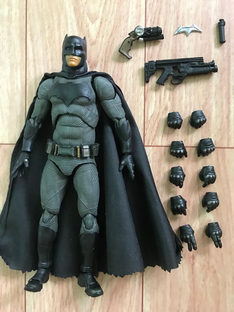 Mafex hotsell bvs batman