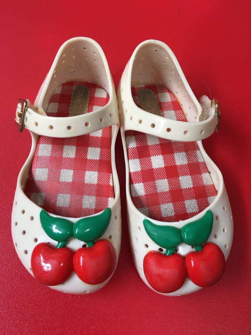 Mini melissa outlet cherry shoes