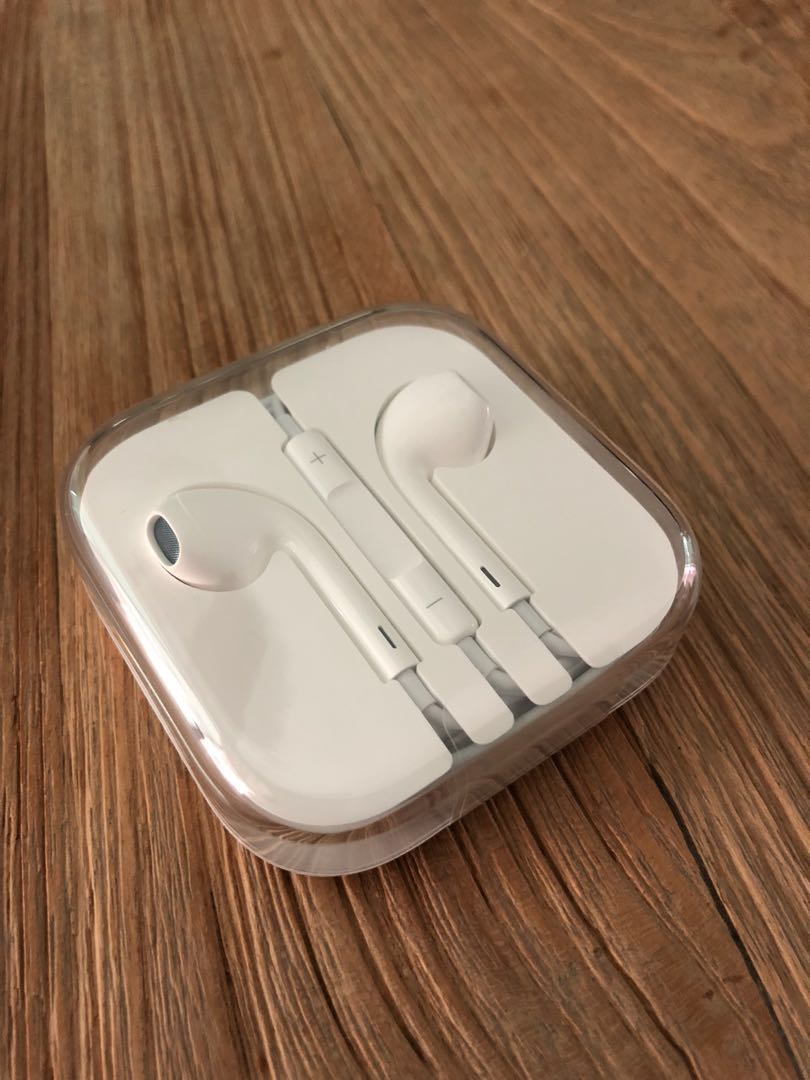 Original Apple Earphones, Audio, Earphones on Carousell