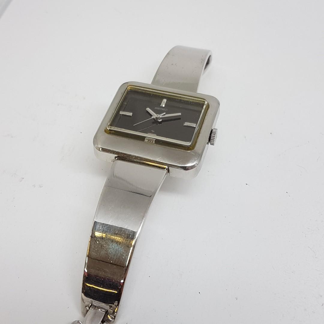 Seiko Ladies Silver Angel 2202-3060 Watch, Women's Fashion, Watches &  Accessories, Watches on Carousell